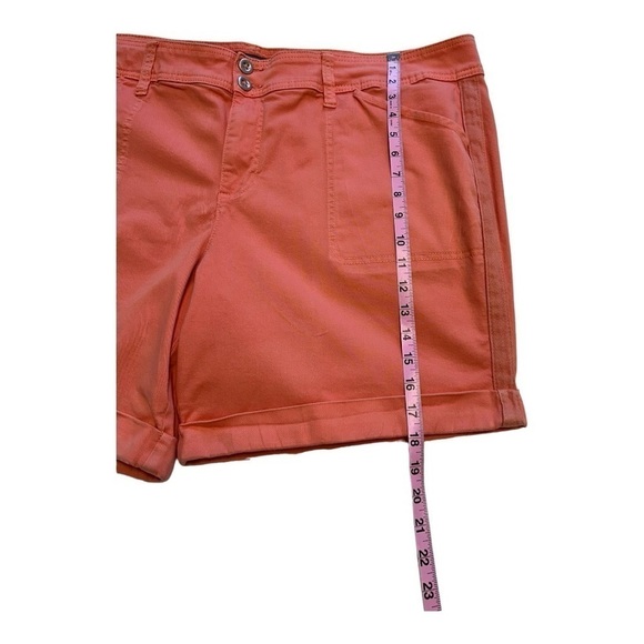 Torrid  Bermuda Aviator Stretch Twill Mid-Rise Short  - Size 24 - Picture 8 of 14